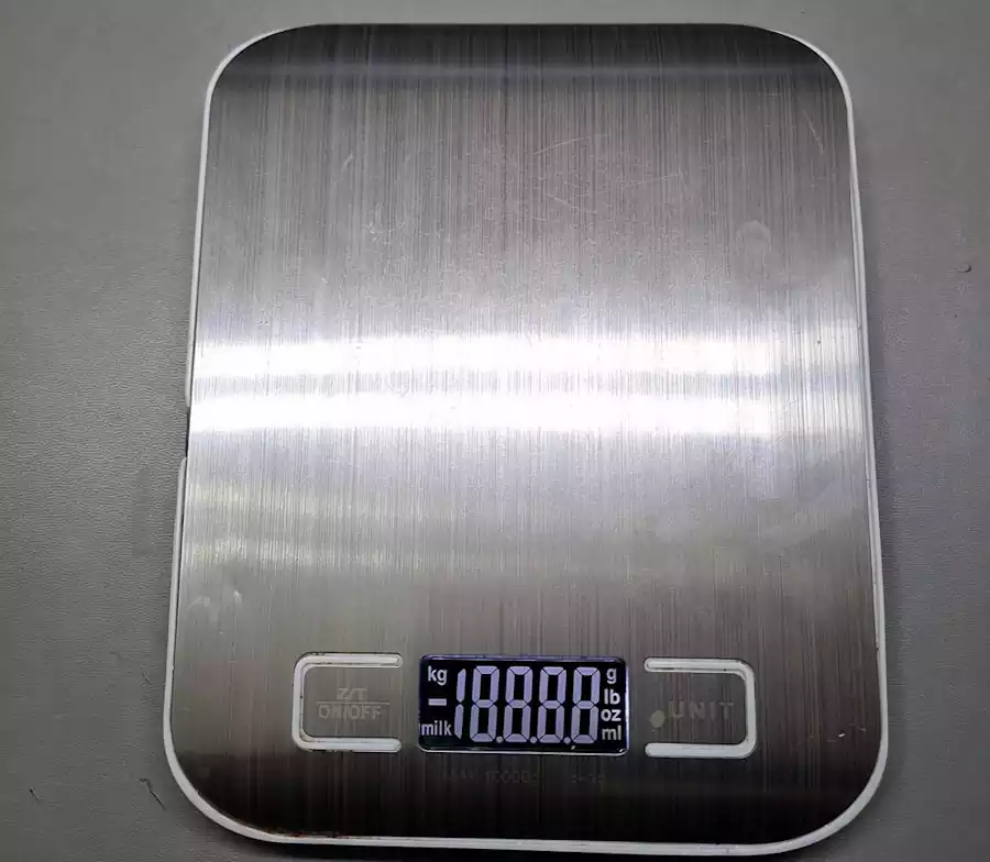 DIY Rechargeable Kitchen Scale with a Reused Lithium Battery (Step-by-Step Guide) 9 finished DIY rechargeable kitchen scale working display result